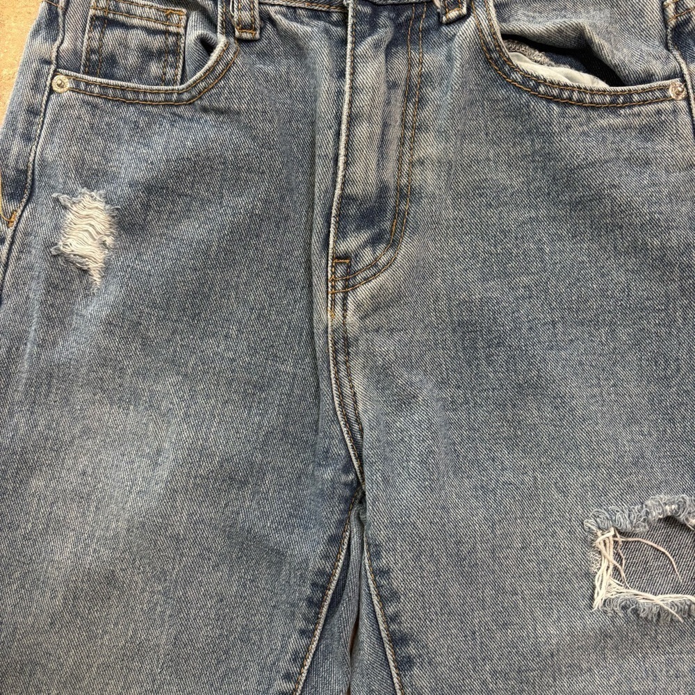 Pretty Little Thing Light Wash Flame Pocket High Rise Straight Leg Jeans Size 0 - Picture 8 of 9